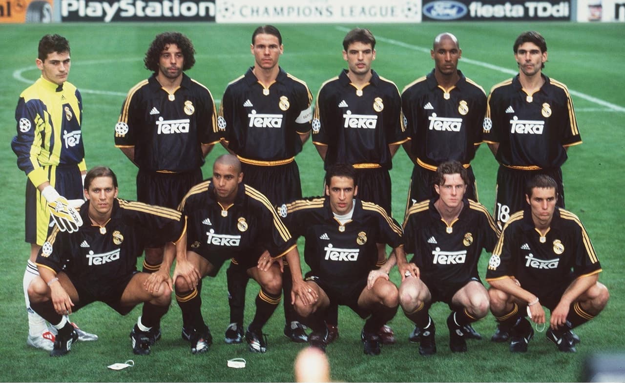 Se jugó en el Stade de France, París, ante el Valencia al que superaron por 3-0 para conseguir la octava Champions League en la historia del club español.