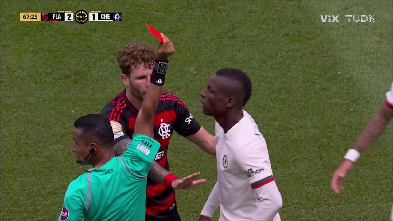 ¡Expulsado Nicolás Jackson! El jugador perdió la cabeza