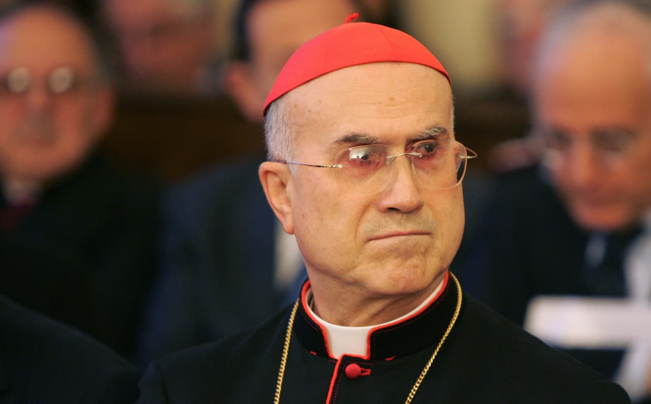 Vaticano investiga si el cardenal Bertone arregló apartamento con dinero de un hospital de niños