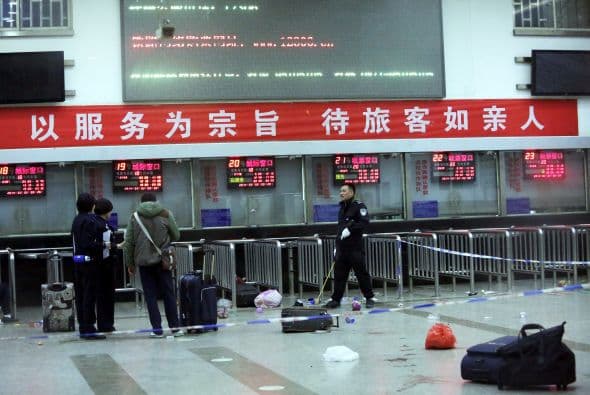 Según el canal local K6, varios de los atacantes se enfrentaron con la policía.