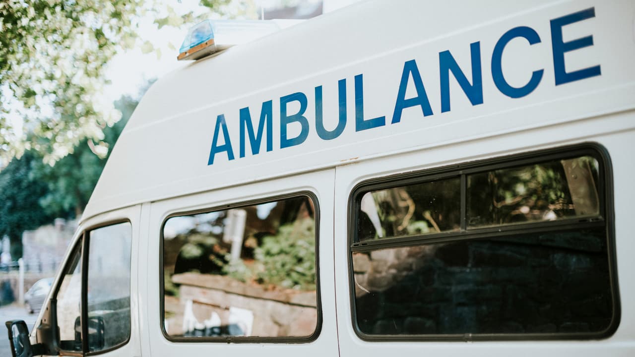 Muere una bebé tras chocar la ambulancia en que la llevaban al hospital en Frankford