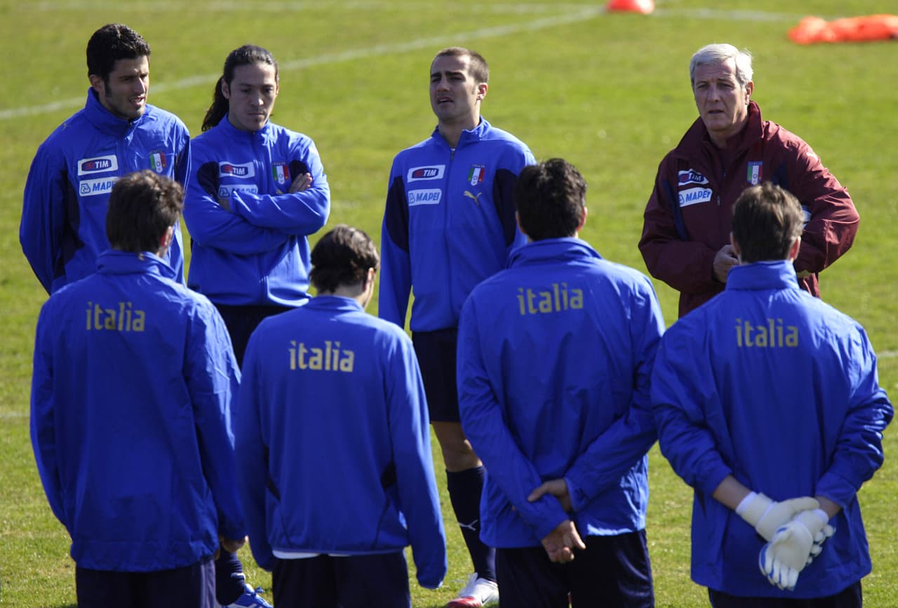 Tras los fracasos del Mundial 2002 y la Euro 2004, la FIGC solicitó los servicios de Marcello Lippi, quien había ganado la Liga de Campeones con la Juventus en los años noventa.