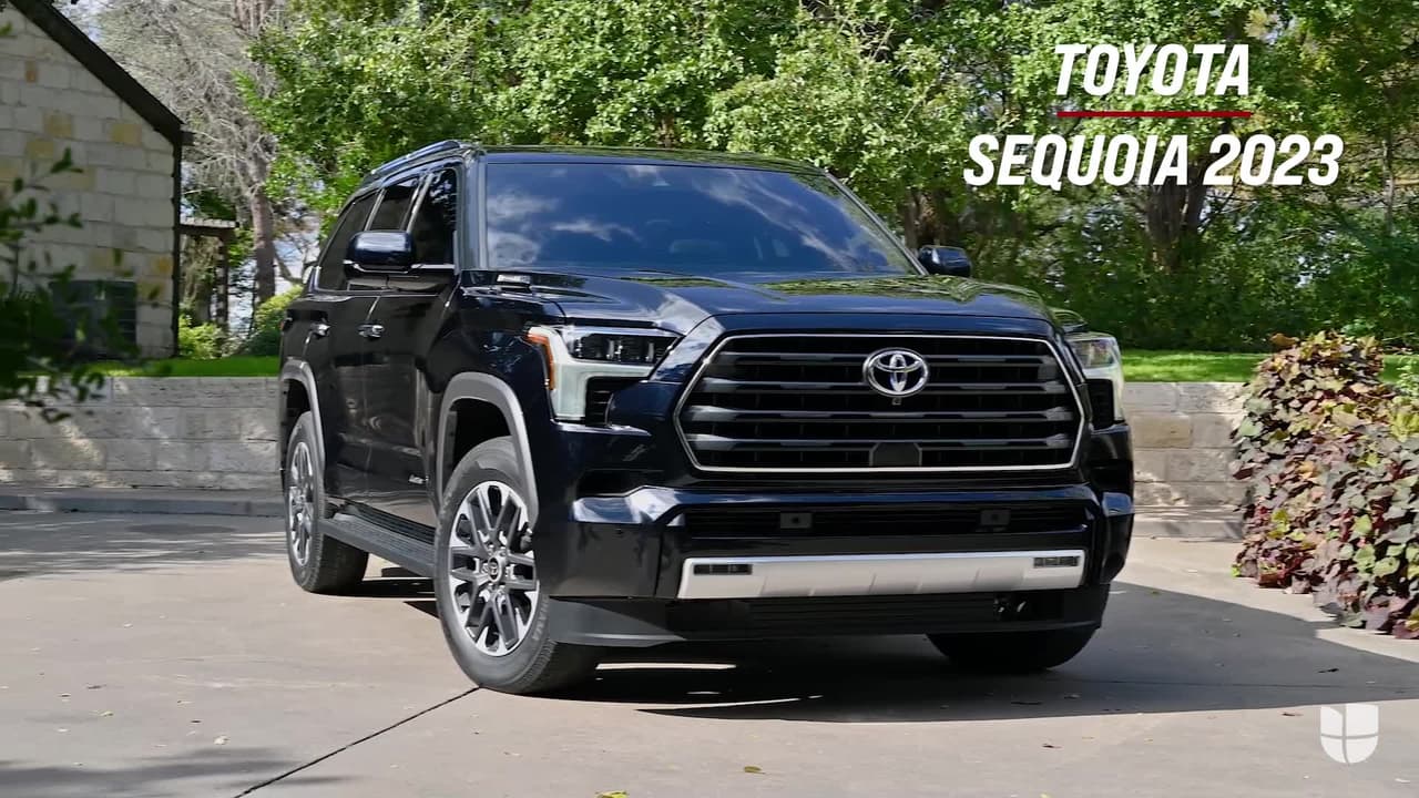 <u><b>Más de Univision A Bordo</b></u>
<br>
<br>La Toyota Sequoia busca convertirse en una fuerte contrincante dentro del segmento de las SUV de tamaño completo. Su estilo moderno, sus tres filas de asientos y su motor híbrido de serie son algunos de los argumentos con los que pretende captar la atención de los consumidores.