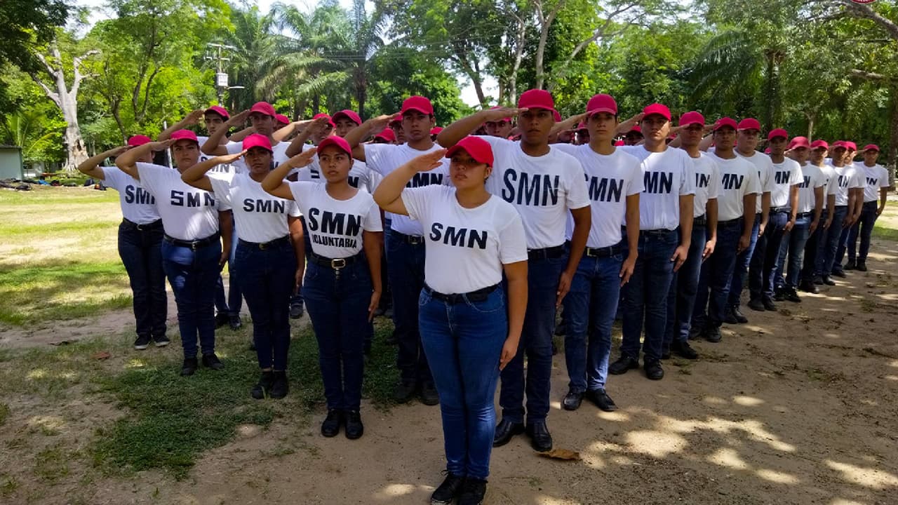 Además, deberás 
<b>presentar los siguientes documentos </b>en original y copia:
<br>- Acta de nacimiento
<br>- Identificación oficial con fotografía
<br>- Comprobante de domicilio 
<br>- Comprobante del máximo grado de estudios
<br>- CURP
<br>- Llenar la solicitud correspondiente en el consulado.