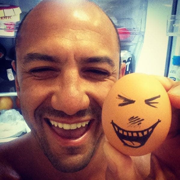 Nació en Nueva Jersey el 13 de agosto de 1973, hijo de padre mexicano y madre cubana.