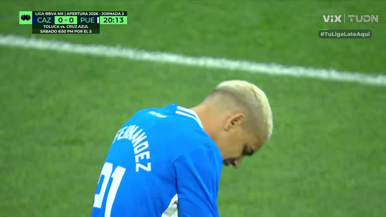 ¡Cerca del gol! El remate del Toro pasa por arriba del travesaño