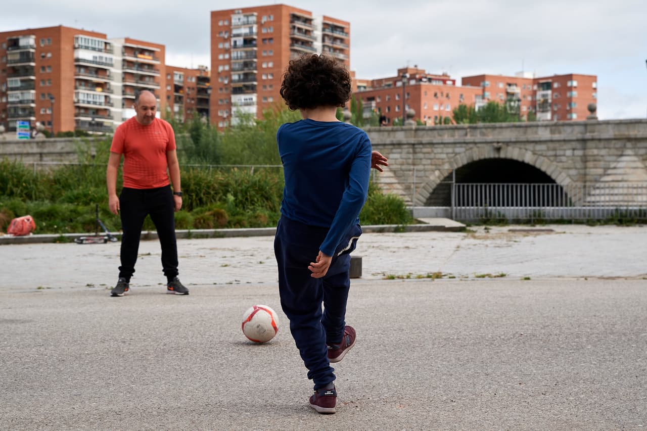 Según Safe Kids N.C., las lesiones infantiles son la principal causa de muerte de los niños en Carolina del Norte. "Es importante que todos estén vigilantes y centrados en la seguridad durante este tiempo, no sólo para prevenir las lesiones, sino también para frenar la propagación del virus", dijo el comisionado Mike Causey. 
<a href="https://ncdoi.com/OSFM/SafeKids/" target="_blank">Para más información visita este portal</a>.