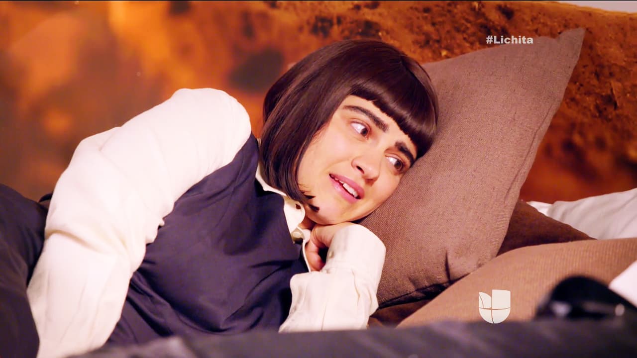 En Antes Muerta Que Lichita, Lichita está súper enamorada de Roberto y junto a él vivió una noche muy romántica.