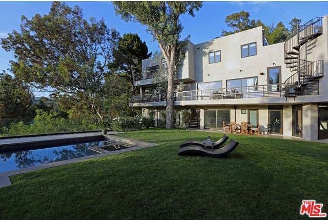 La actriz Niki Sanders se despide de esta preciosa propiedad.