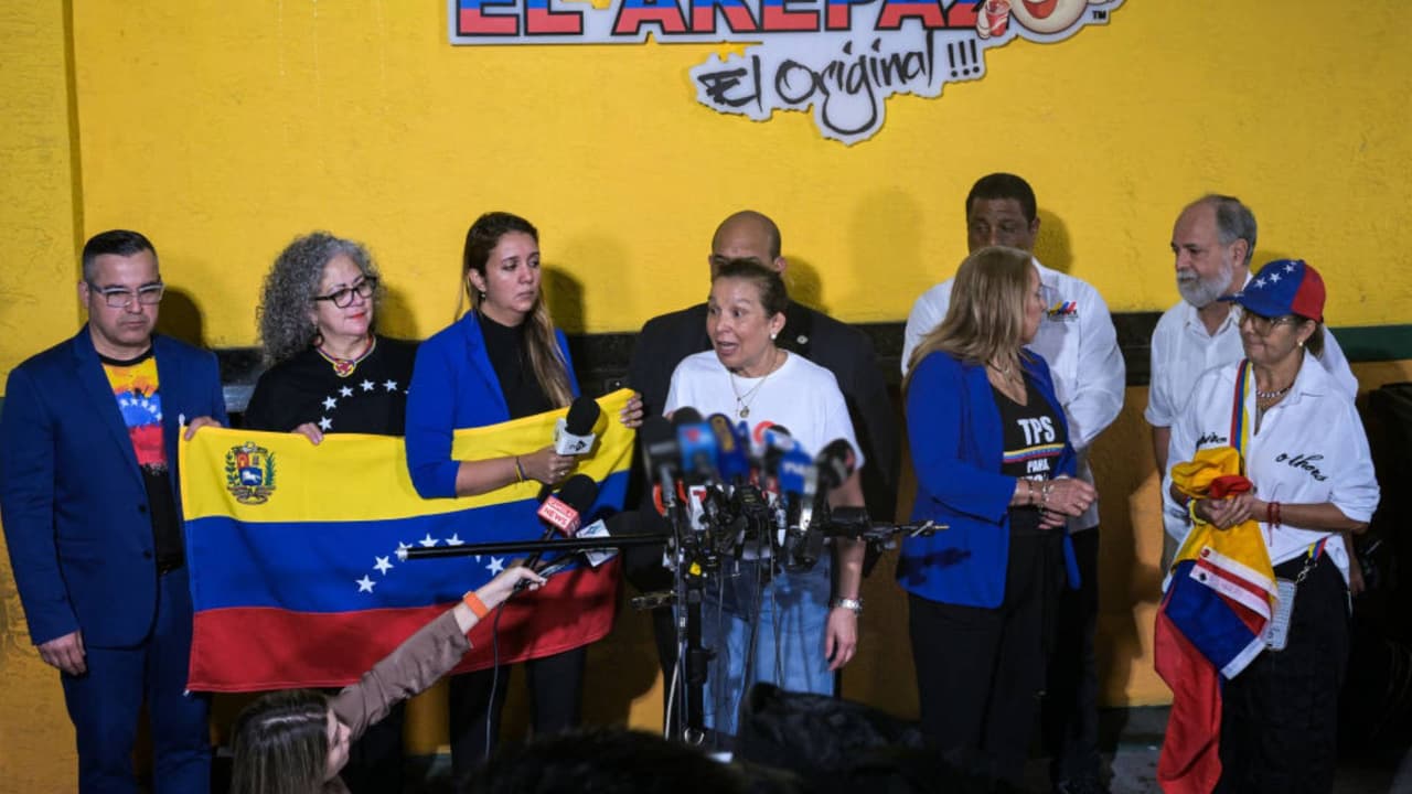 ¿Qué panorama enfrentan venezolanos tras fallo que revoca el TPS? Expertos analizan
