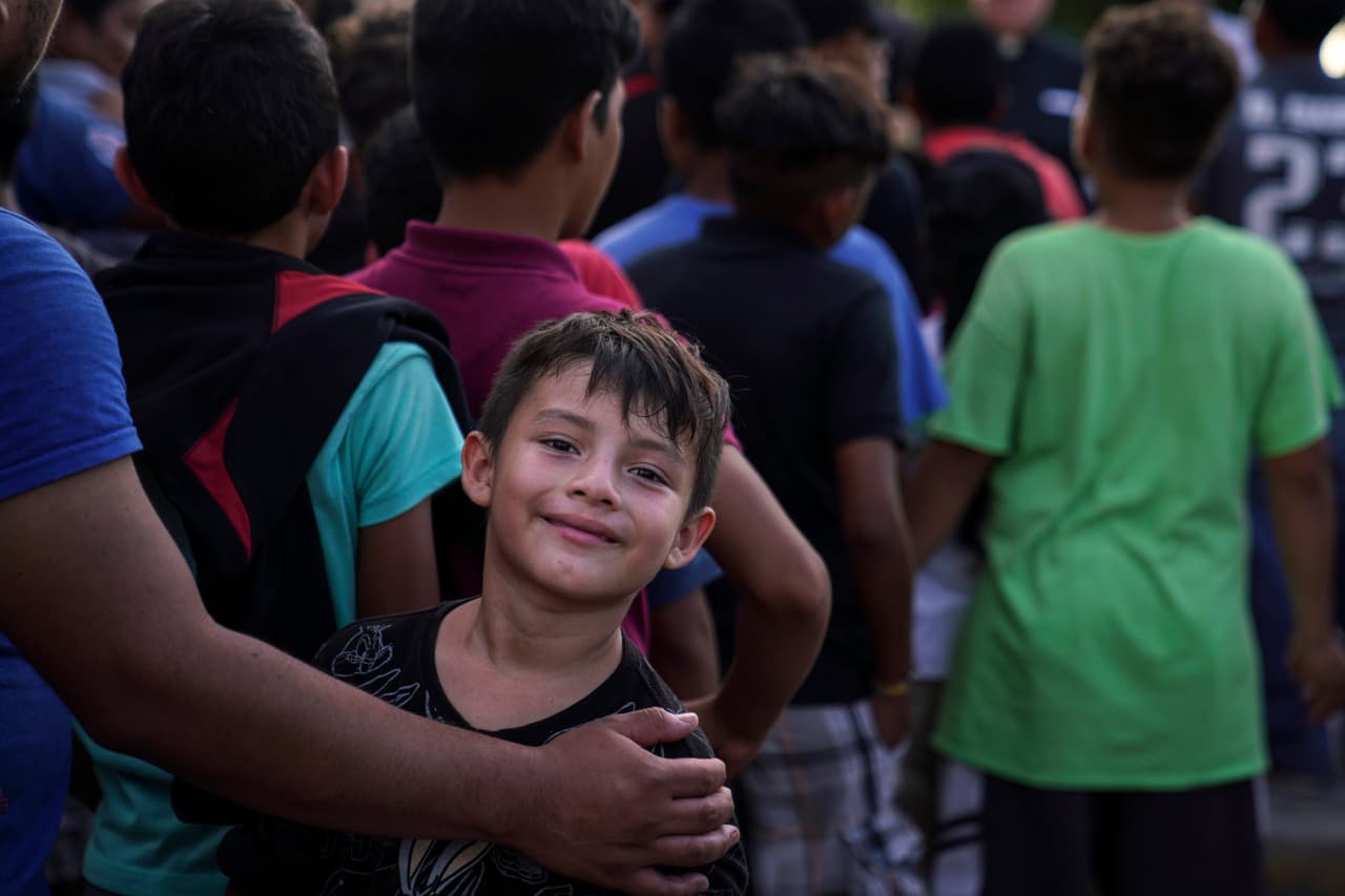 Piden revisar fallo que permite deportaciones en ausencia de migrantes que aguardan en México