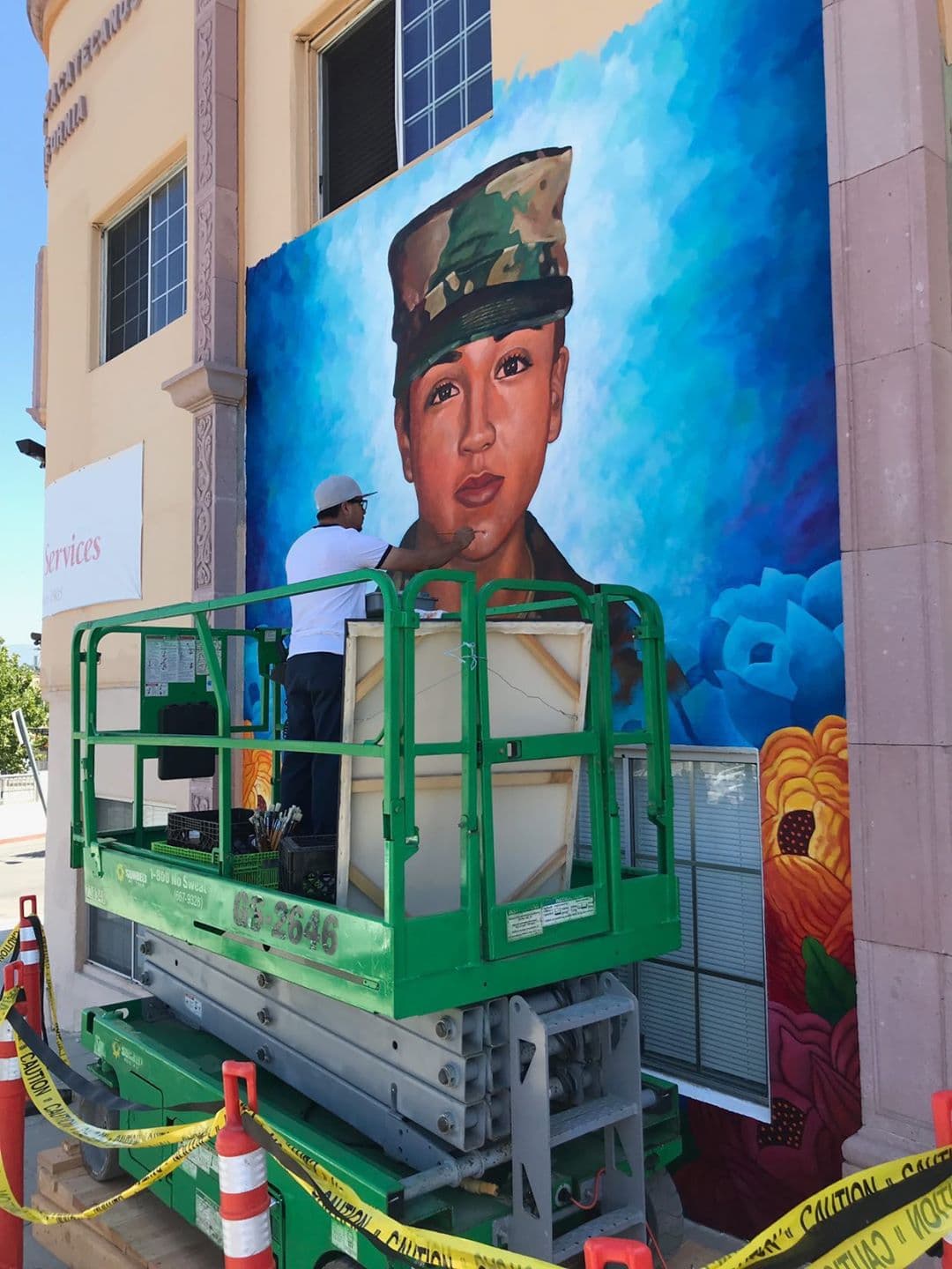 El mural, que aún debe ser concluido, está ubicado en el edificio de la Federación de Clubes Zacatecanos, estado mexicano del cual es la familia Guillén.