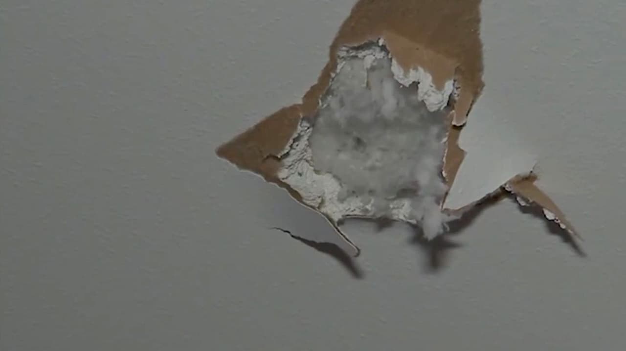 Todo lo que se sabe del impacto del fragmento de un meteorito en una casa de Houston, Texas