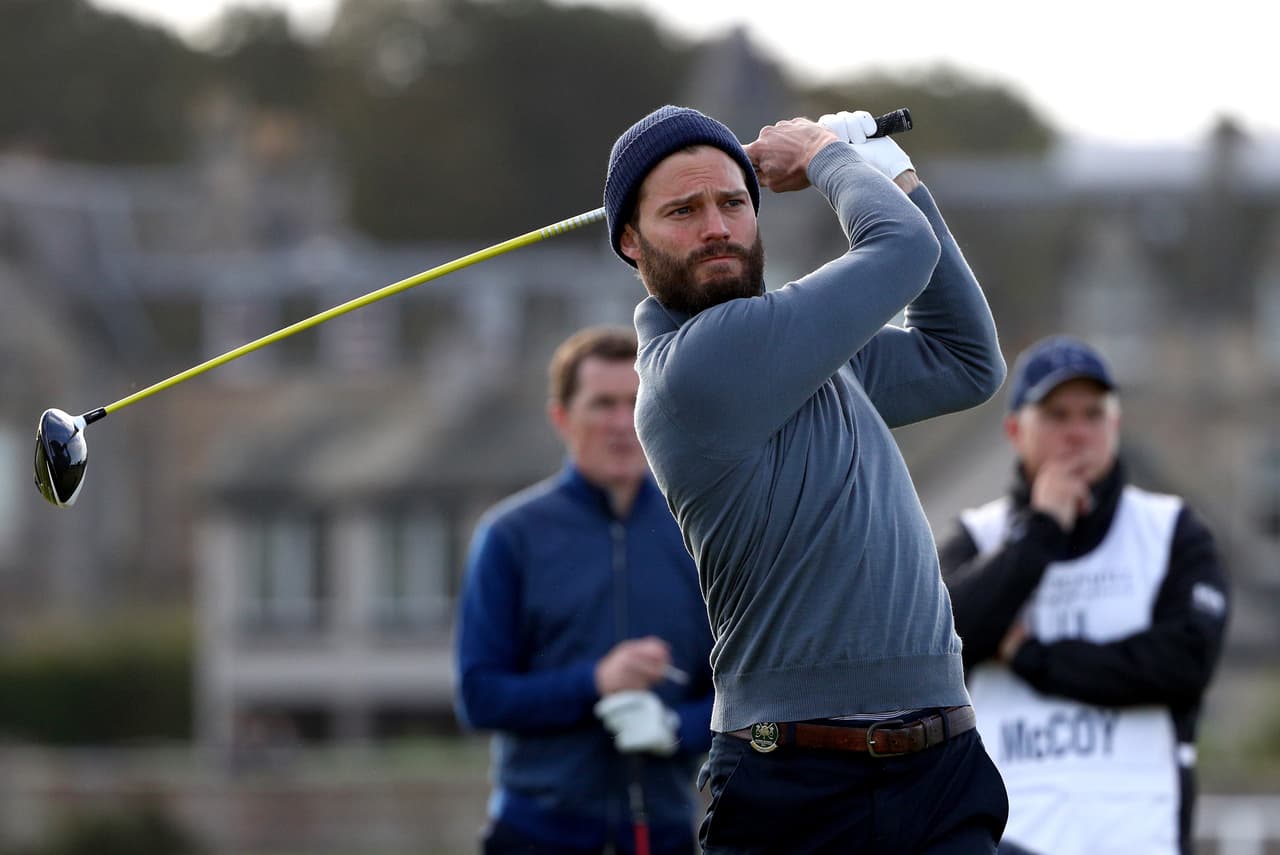 El actor irlandés Jamie Dornan dejará el golf a un lado el próximo domingo, 26 de febrero.