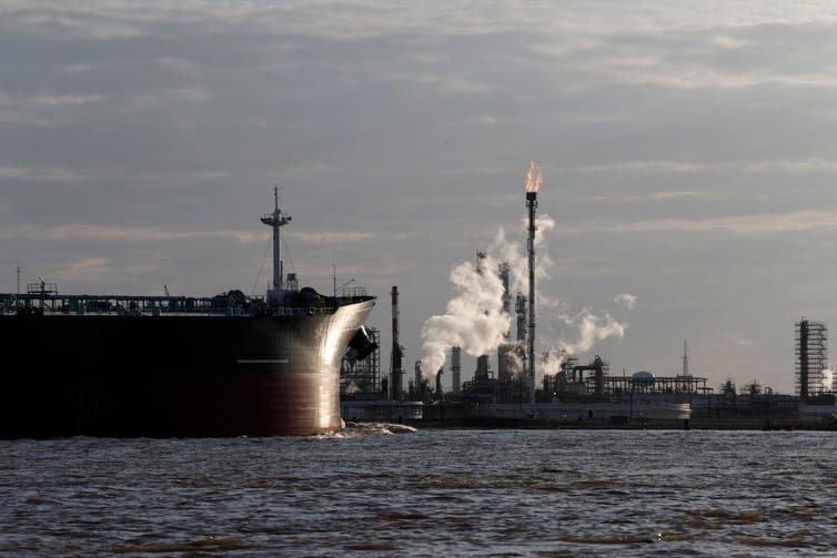 Las refinerías de la costa del golfo requieren crudo pesado como el de Venezuela para operar apropiadamente.