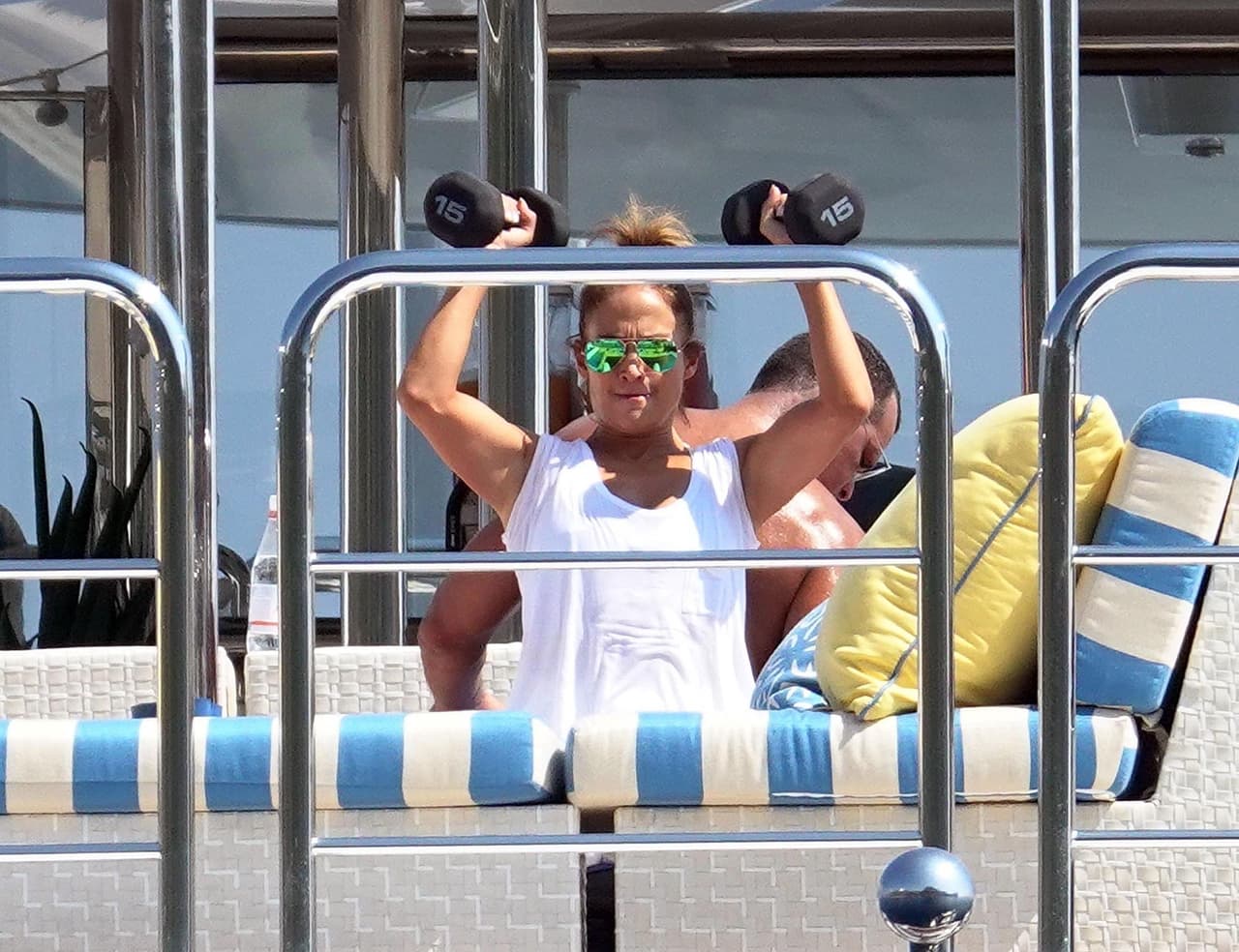 En el filme interpretará a una ambiciosa bailarina exótica que busca mejorar su posición con con clientes de
<b>Wall Street</b>, corazón del Distrito Financieron en Nueva York.