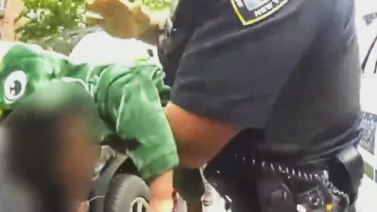 Un agente salva a un niño que estaba a punto de ahogarse en El Bronx y todo queda en video