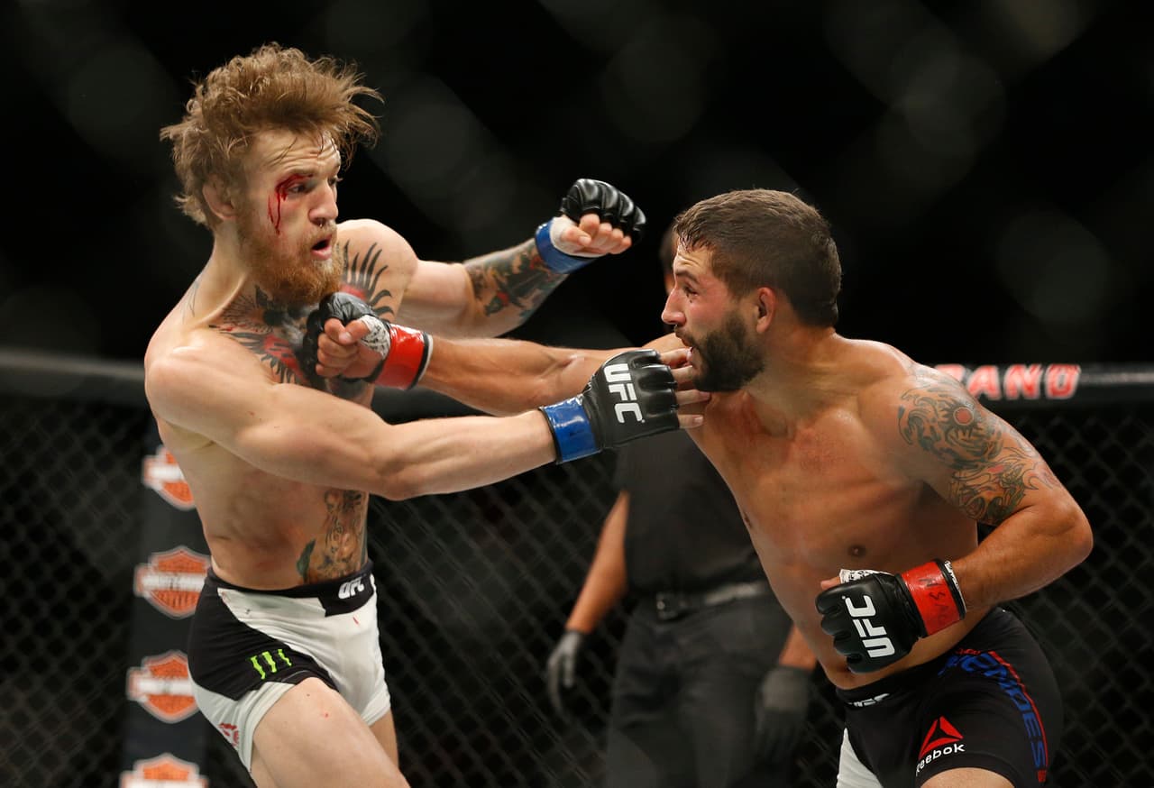 Ante Chad Mendes tuvo una de sus peleas más complicadas en la UFC. Al final, lo venció por KO técnico en el segundo round, obteniendo el Campeonato Pluma de la UFC.