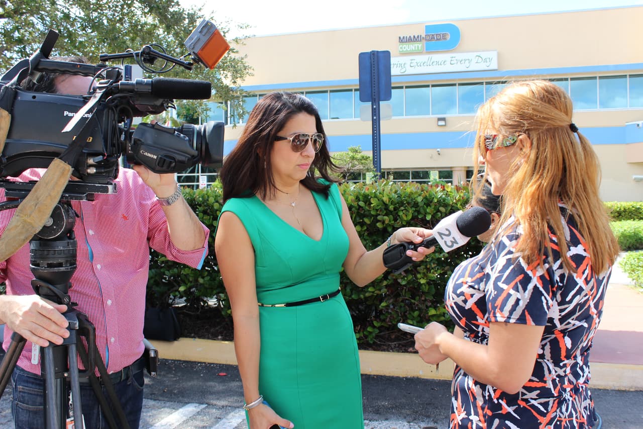 Votante de Hialeah le dijo a Noticias 23 que llegó al Departamento de Elecciones de Doral a ejercer su voto desconociendo que tenía que asistir al colegio asignado.