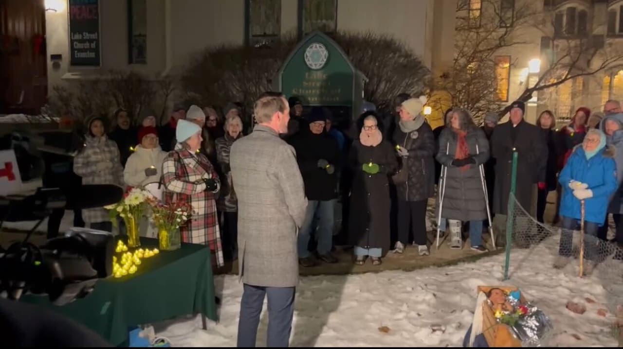 También participaron representantes de otras comunidades, como la rabina 
<b>Rachel Weiss</b>, de la Jewish Reconstruction Congregation.
<br>
<br>"Tenemos que usar nuestra historia, pero también este momento para convinarlos. Porque si solamente creemos en algo del pasado y no se lo traen a este momento, no tienen tanto poder", comentó Weiss.