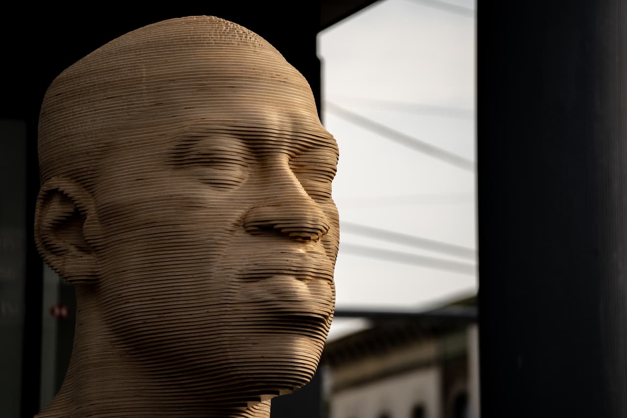 Una estatua en homenaje George Floyd fue inaugurada este sábado en Brooklyn durante las celebraciones por Juneteenth, que ha sido recientemente declarado como un día feriado nacional.