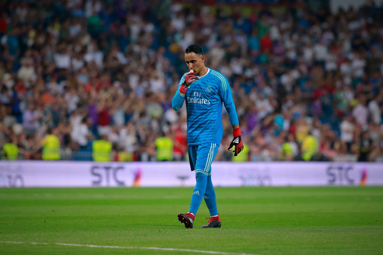 MADRID, SPAIN - AUGUST 11: Goalkeeper Keylor Navas of Real Madrid CF reacts during the Santiago Bernabeu Trophy between Real Madrid CF and AC Milan at Estadio Santiago Bernabeu on August 11, 2018 in Madrid, Spain. (Photo by Gonzalo Arroyo Moreno/Getty Images)
