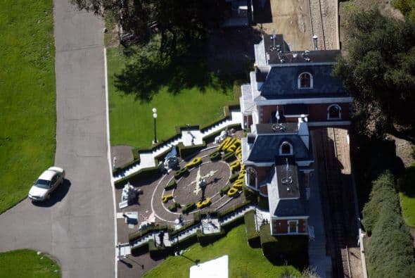 "Nos entristece la perspectiva de la venta de 'Neverland'", señalaron en una declaración los herederos de Jackson, quien falleció en 2009 a los 50 años de edad.