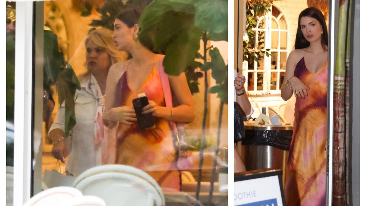 Nadia Ferreira con su mamá saliendo del restaurante Pura Vida.