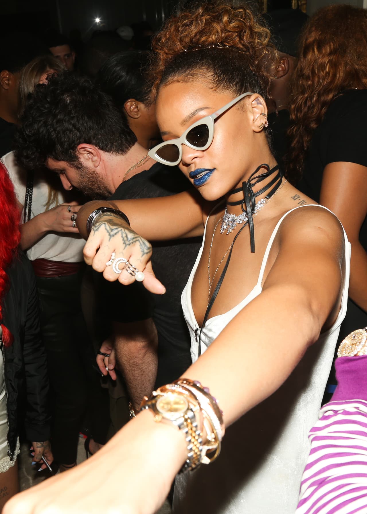 Y, con toda la actitud, sedujo a cada uno de los invitados.