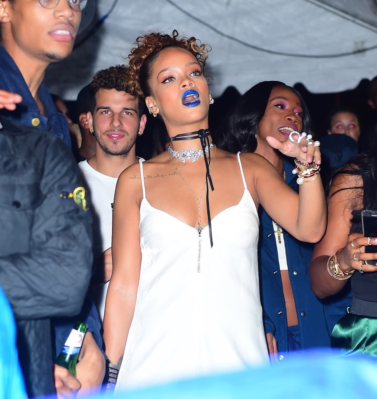 No cabe duda, la fiesta es una de las cosas que a 'RiRi' la vuelven loca.