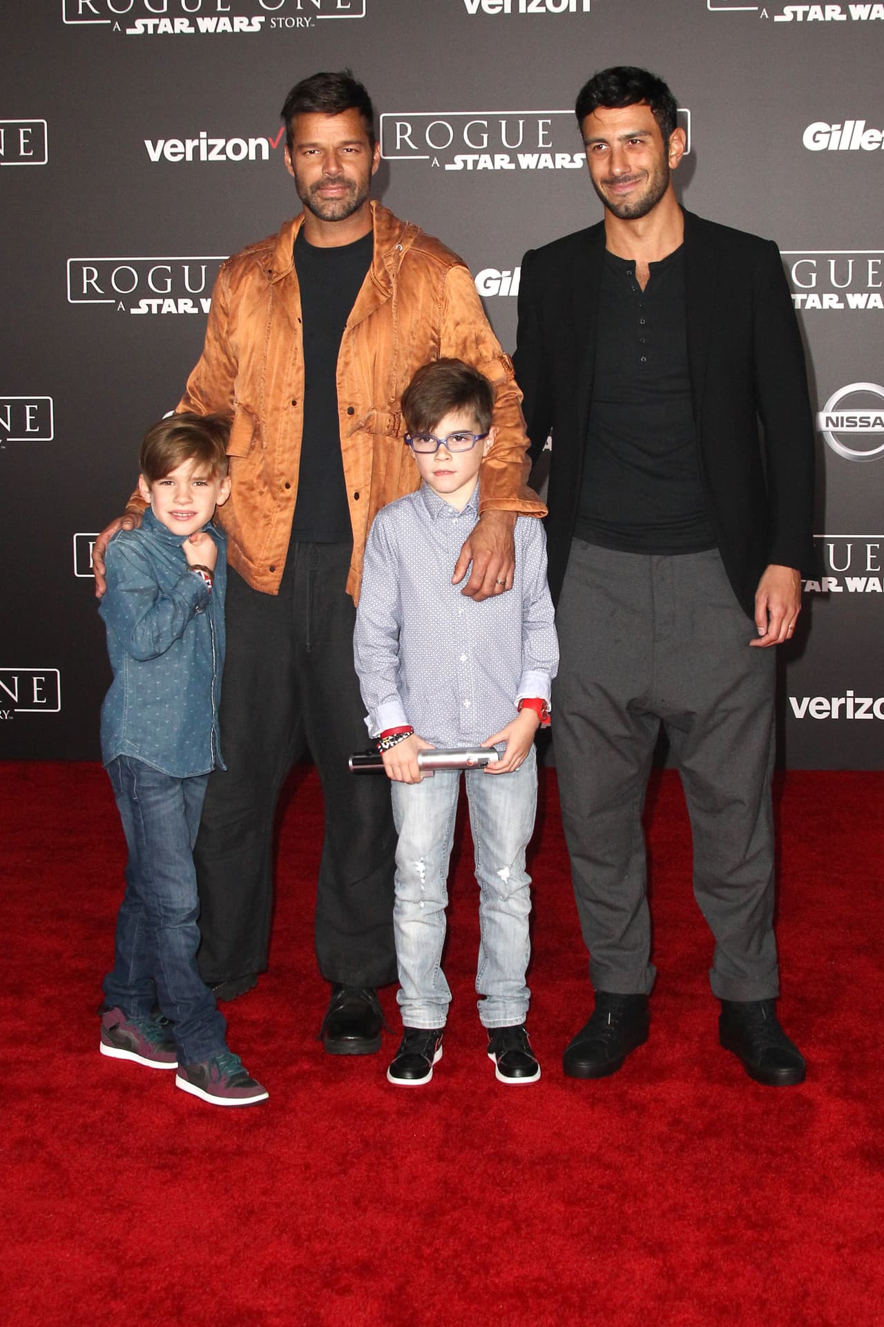 Con esto nos presume que los mellizos no sólo saben español e inglés, sino también los está educando en francés. ¡Todos unos chicos políglotas!