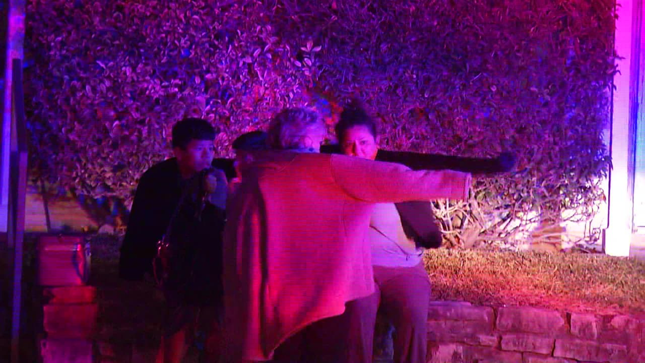 14 personas se quedan sin hogar tras fuego que consumió apartamentos horas después de Halloween 