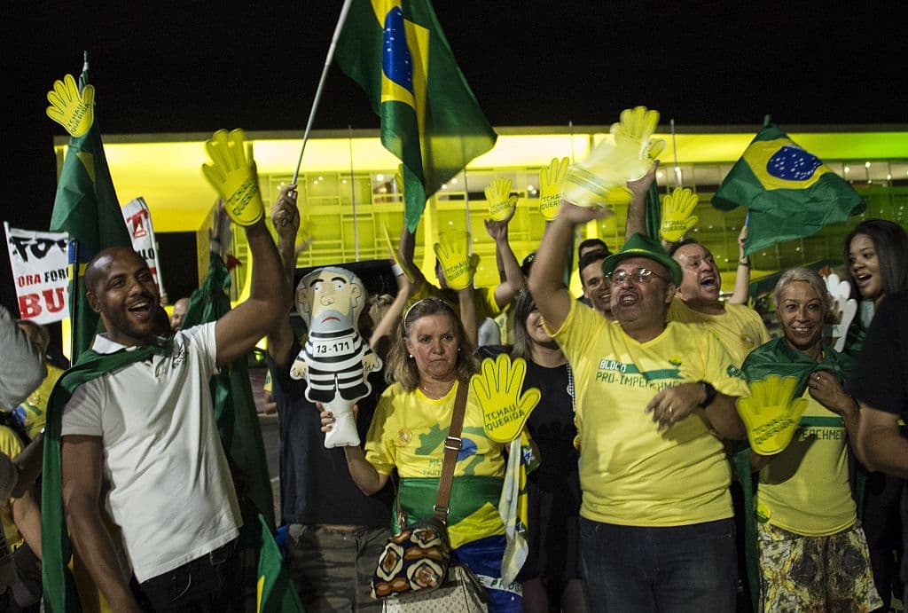 ALgunos se contentan por la inminente destitución de la presidenta Rousseff