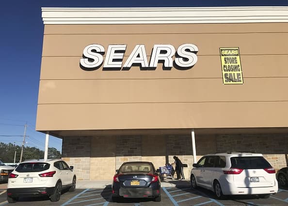 Sears, Roebuck and Company se formó en 1893 y creció hasta convertirse en un gigante minorista. La compañía fue pionera en su industria al vender desde electrodomésticos, herramientas, ropa y juguetes.