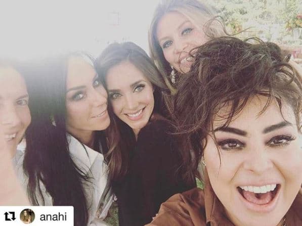 En uno de sus tantos festejos por su cumpleaños en 2017, Inés fue celebrada también por famosas como Yadhira Carrillo y Anahí.