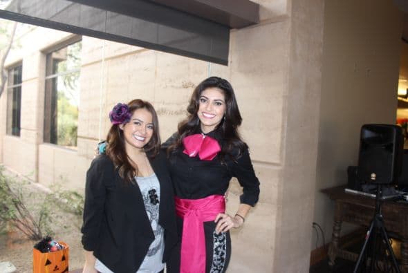 ¡Así es como Univisión Arizona celebra el Halloween!  Dulces, calaveras, disfraces y mucha diversión. 