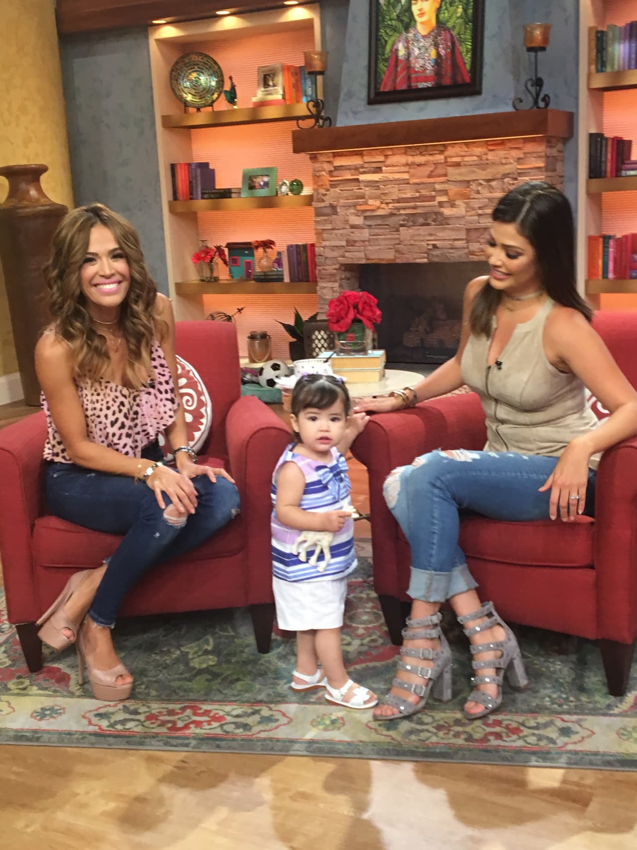 Muy coqueta la princesa Giulietta se robó la atención de todos.