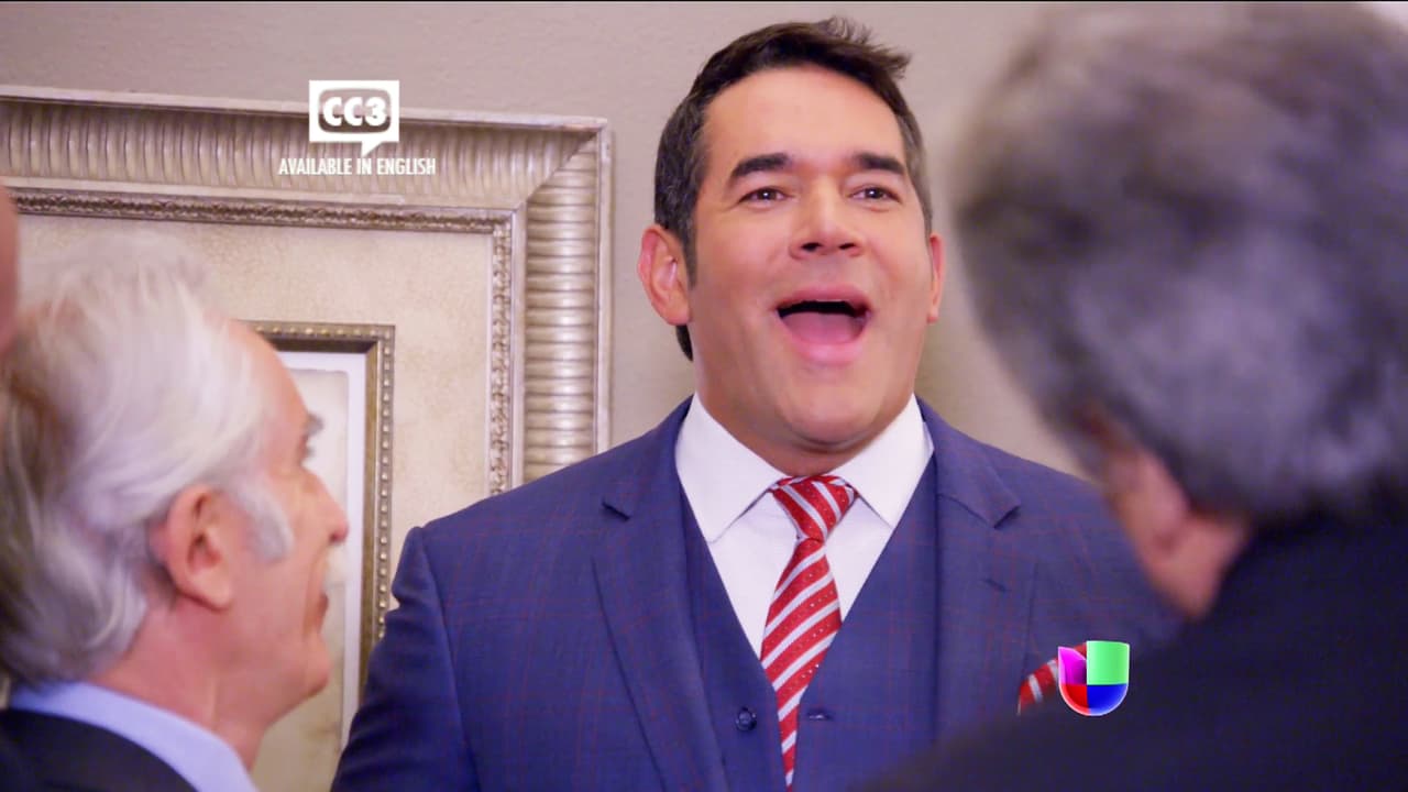 Don Augusto te quiere para salvarse de sus sucios negocios.