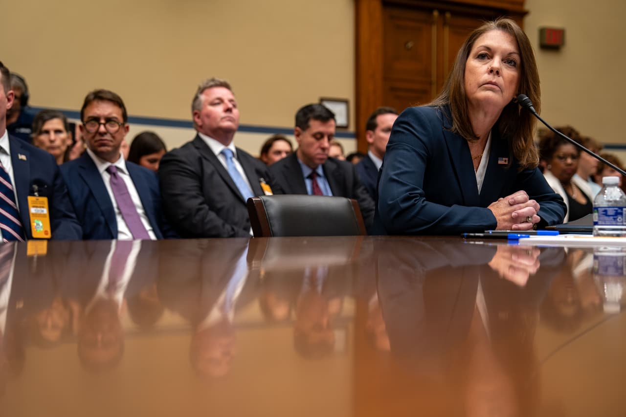 La jefa del Servicio Secreto en el Congreso: le exigen que renuncie por sus vagas respuestas sobre el atentado contra Trump