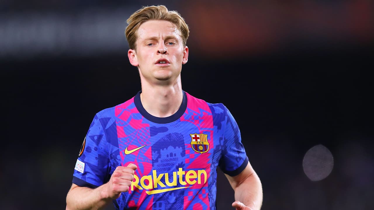 Barcelona necesita vender a De Jong para inscribir a tres jugadores