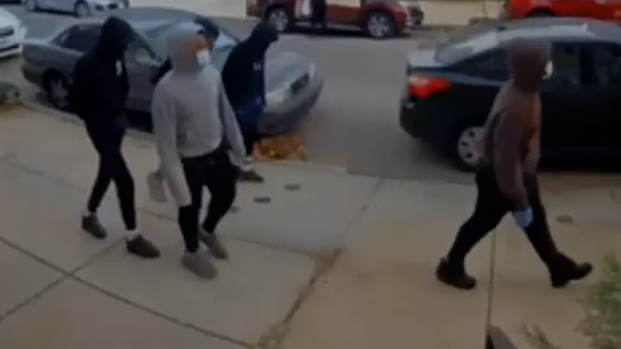 5 adolescentes golpean a una mujer hasta dejarla inconsciente y luego roban su automóvil en el norte de Filadelfia