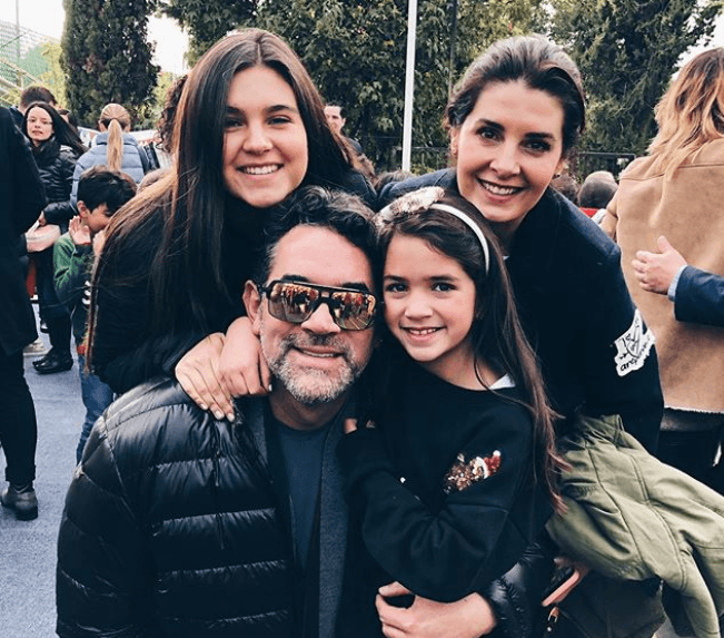 Mayrín Villanueva disfrutó el tiempo en familia y nos regaló esta tierna fotografía a través de sus redes sociales.