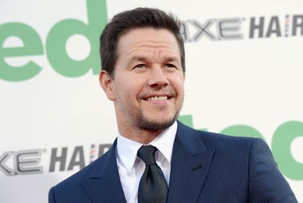 9. MARK WAHLBERG- Wahlberg se ha convertido poco a poco en uno de los actores de Hollywood más atractivos, eso le ha permitido ganar $27 millones en solo un año.