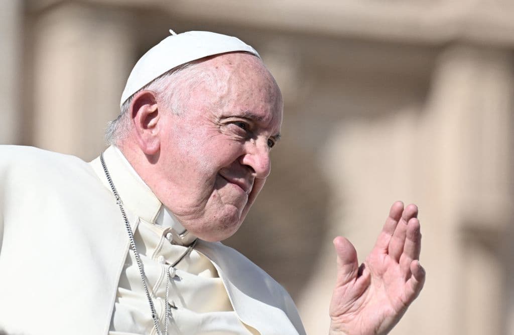 El papa Francisco aprueba la bendición de parejas del mismo sexo siempre que el ritual no se confunda con el matrimonio