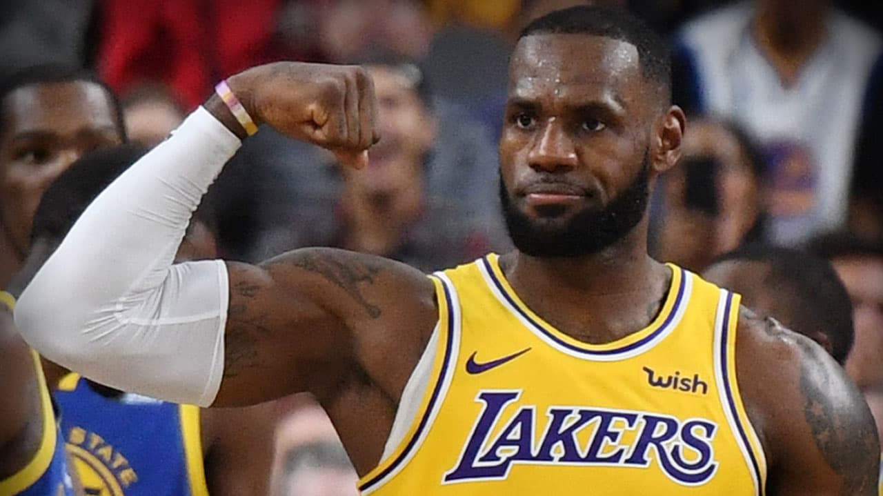 Histórico LeBron James alcanza un récord único en la NBA