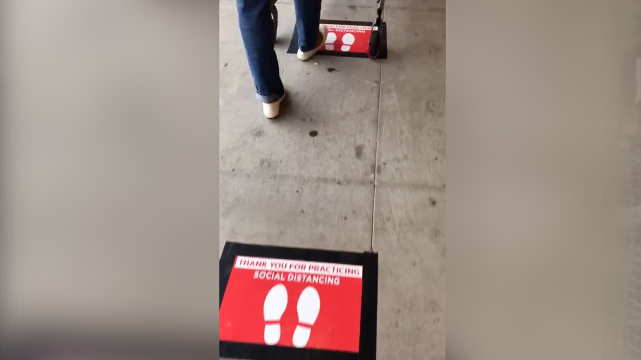 Erica Banda Loya - "Se lee... Gracias por practicar el distanciamiento social, en Joevs en Humble".