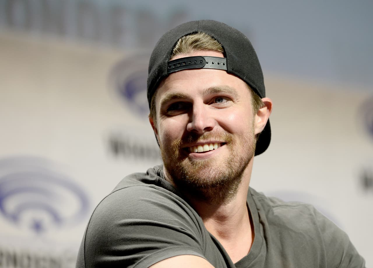 Megan Fox y Stephen Amell asistieron al WonderCon 2016.
