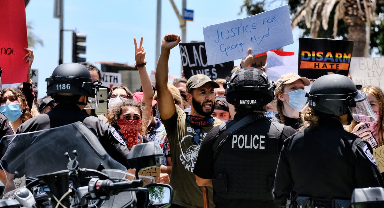 De acuerdo con las autoridades la concentración durante la mañana en Santa Monica se realizó con total paz dentro del marco democrático.