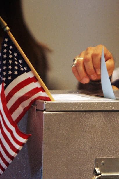 - Si su nombre no aparece en la lista de votantes y está registrado para votar, tiene el derecho de votar por medio de boleta provisional. ________________________ Si tiene dudas sobre su derecho al voto llame al (888) VE-Y-VOTA/(888) 839-8682 ________________________ ¿Cómo voto en mi estado? Entra aquí para lugares y horarios