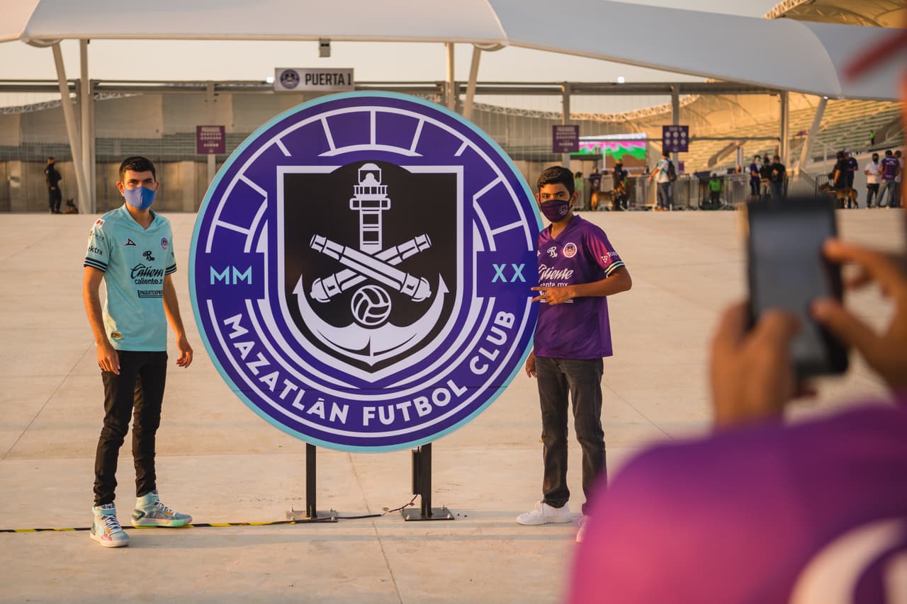 Mazatlán presumió a la primera aficionada en entrar al Kraken